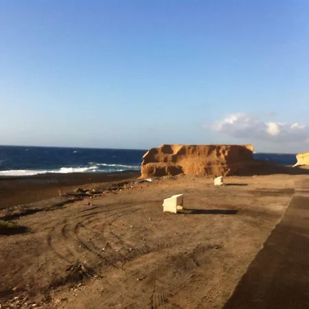 罗卡马尔特内里费旅馆 公寓 *